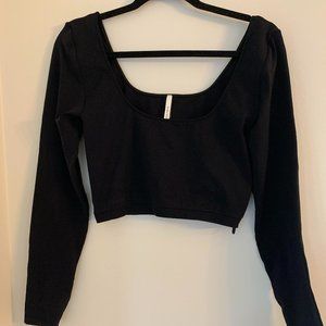 Babaton Contour Longsleeve Crop Top in Black